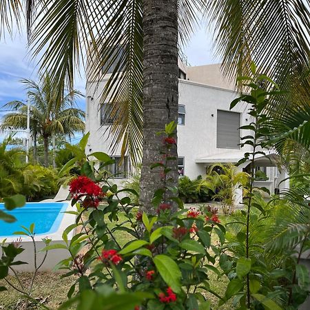Cosy 2 Bedrooms Apts In Pereybere -Seasons Break Apartment Pereybere Beach Esterno foto