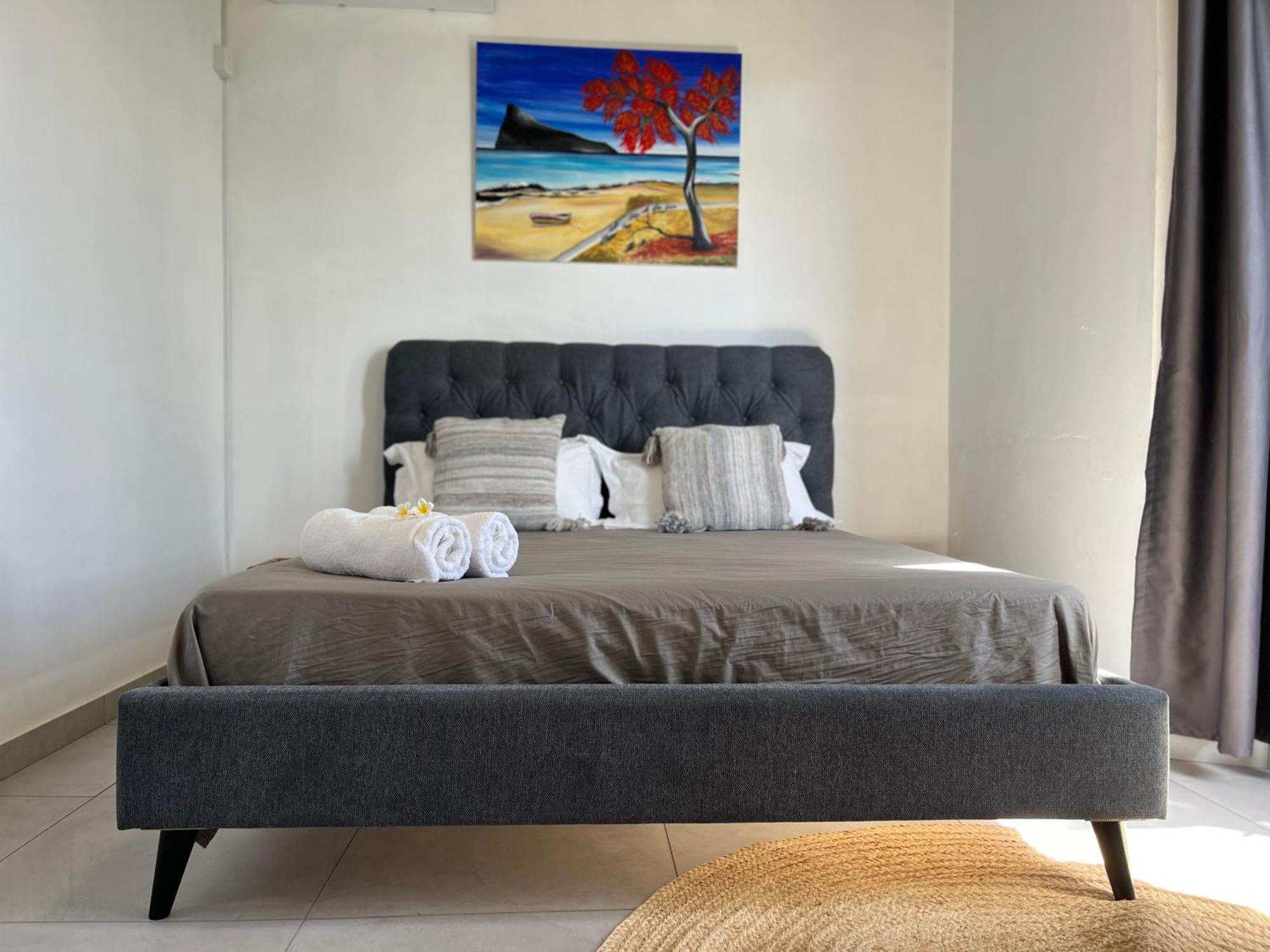Cosy 2 Bedrooms Apts In Pereybere -Seasons Break Apartment Pereybere Beach Esterno foto