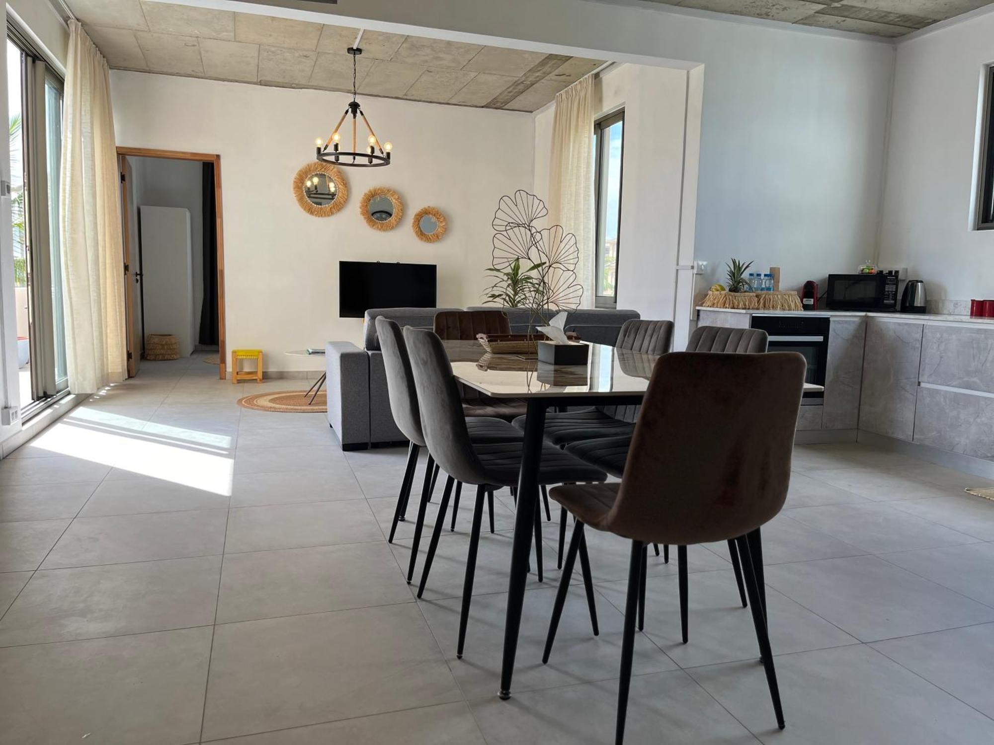 Cosy 2 Bedrooms Apts In Pereybere -Seasons Break Apartment Pereybere Beach Esterno foto
