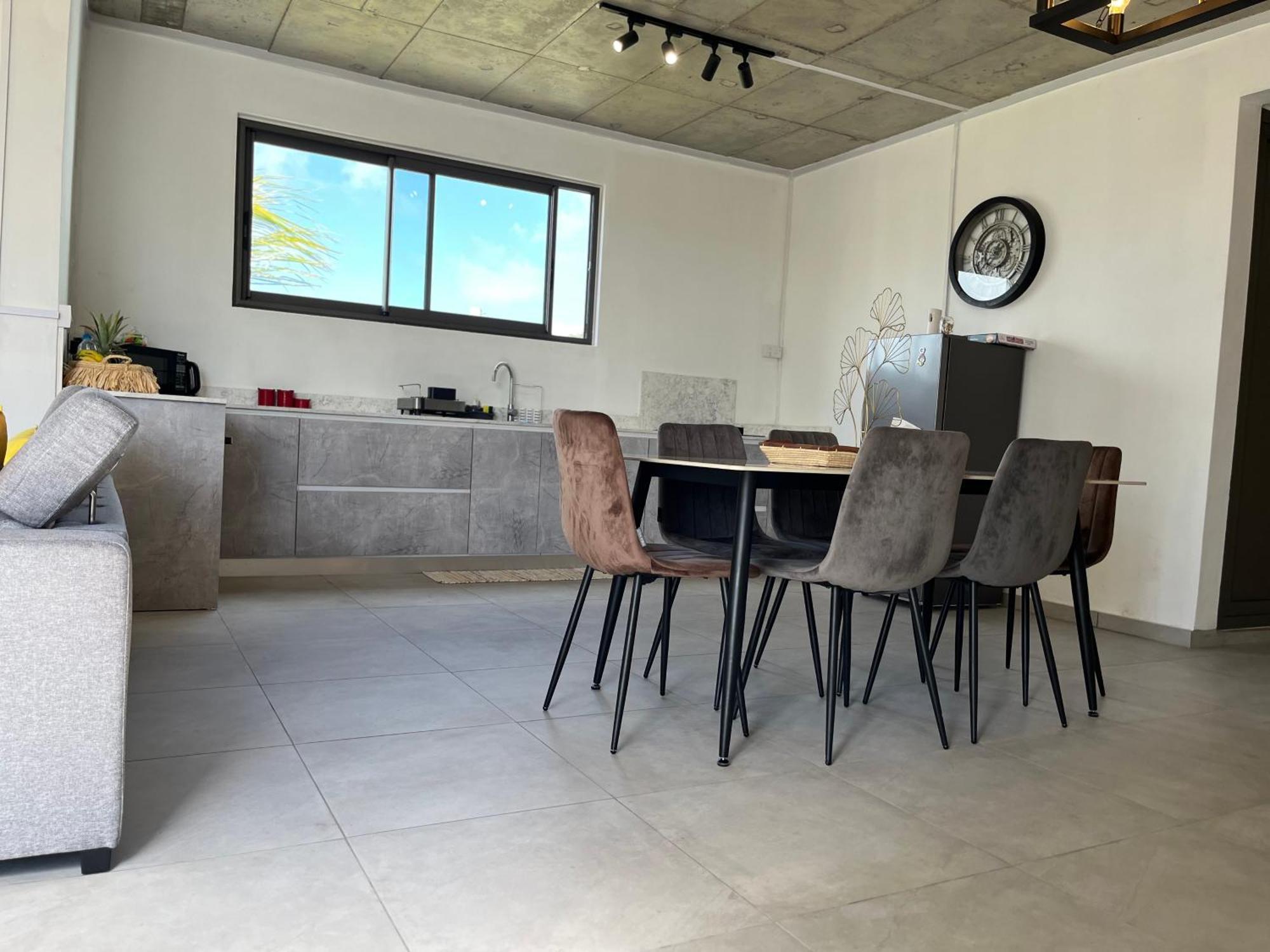Cosy 2 Bedrooms Apts In Pereybere -Seasons Break Apartment Pereybere Beach Esterno foto